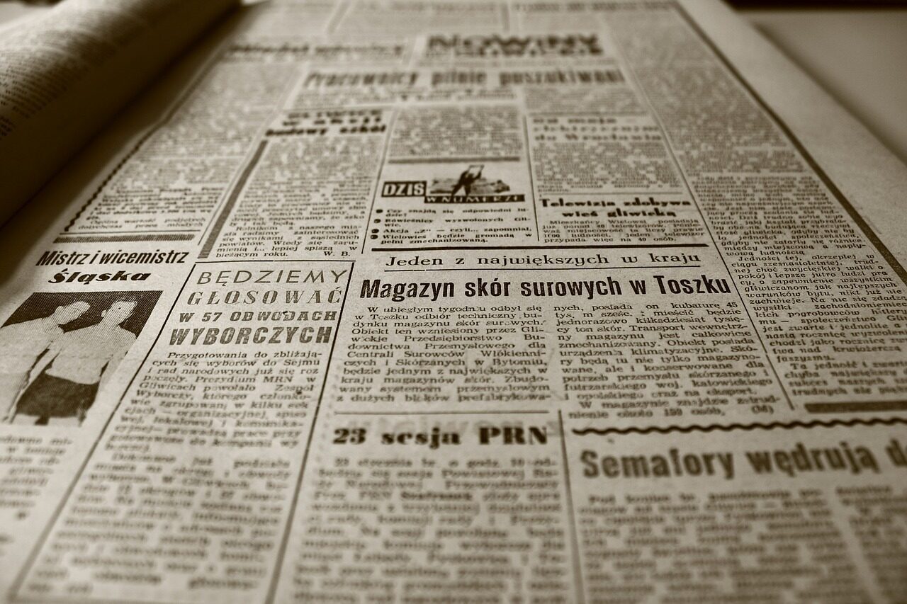 cropped-cropped-cropped-old-newspaper-350376_1280.jpg
